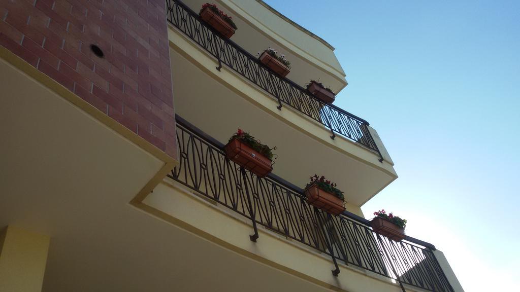 كونفيرسانو Ciao Hotel & Residence - Apartments المظهر الخارجي الصورة